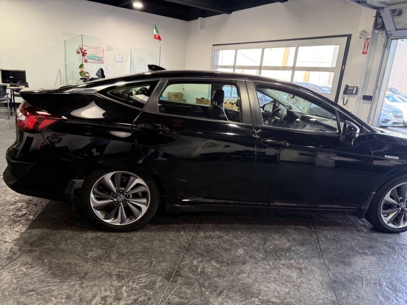 Honda Clarity Plug-In Hybrid Vehicle Full-screen Gallery Image 37