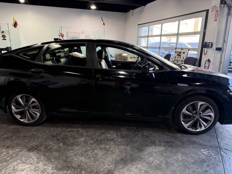 Honda Clarity Plug-In Hybrid Vehicle Full-screen Gallery Image 39