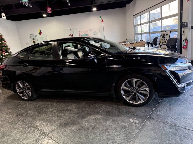 Honda Clarity Plug-In Hybrid Vehicle Full-screen Gallery Image 42