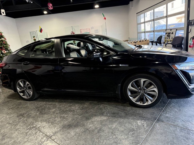 Honda Clarity Plug-In Hybrid Vehicle Full-screen Gallery Image 43