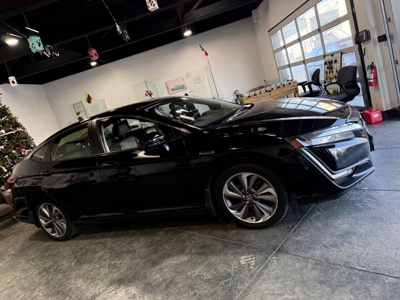 Honda Clarity Plug-In Hybrid Vehicle Full-screen Gallery Image 46