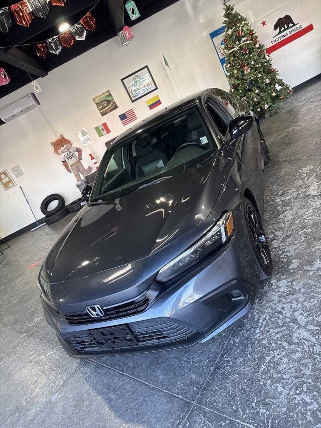 Honda Civic Sedan Vehicle Full-screen Gallery Image 09