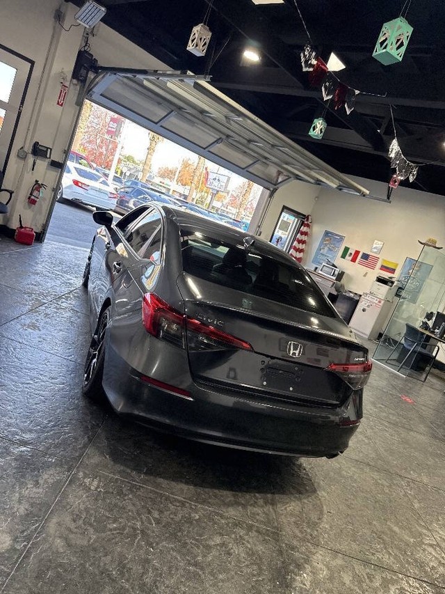 Honda Civic Sedan Vehicle Full-screen Gallery Image 39