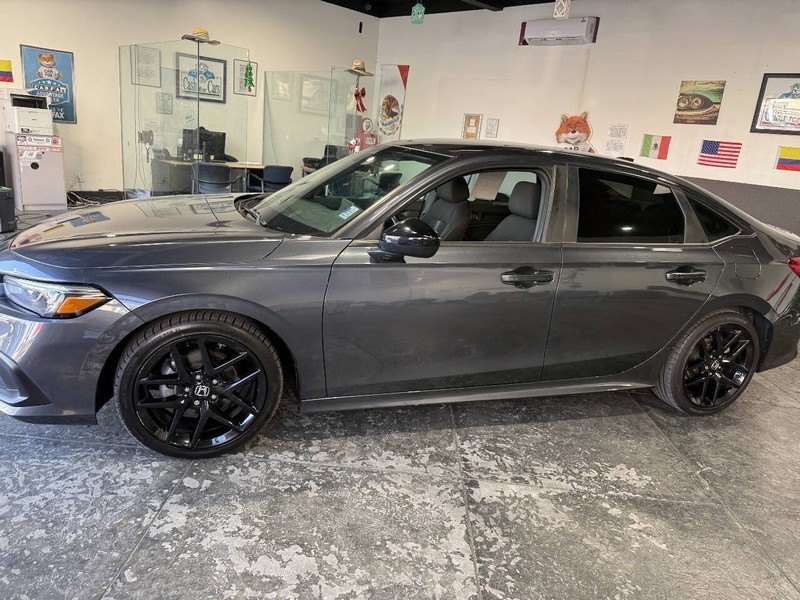 Honda Civic Sedan Vehicle Full-screen Gallery Image 13