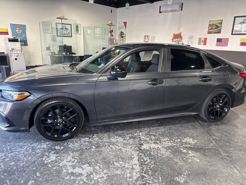 Honda Civic Sedan Vehicle Full-screen Gallery Image 16