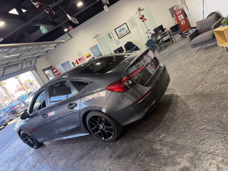 Honda Civic Sedan Vehicle Full-screen Gallery Image 32