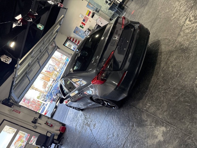 Honda Civic Sedan Vehicle Full-screen Gallery Image 34