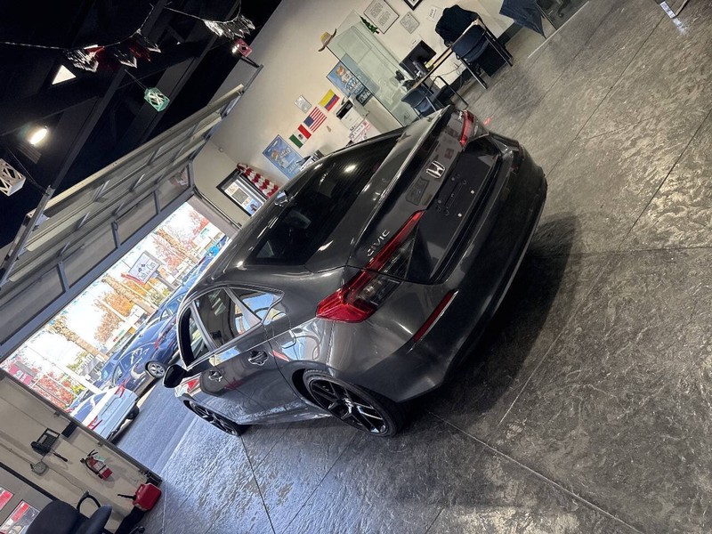 Honda Civic Sedan Vehicle Full-screen Gallery Image 35