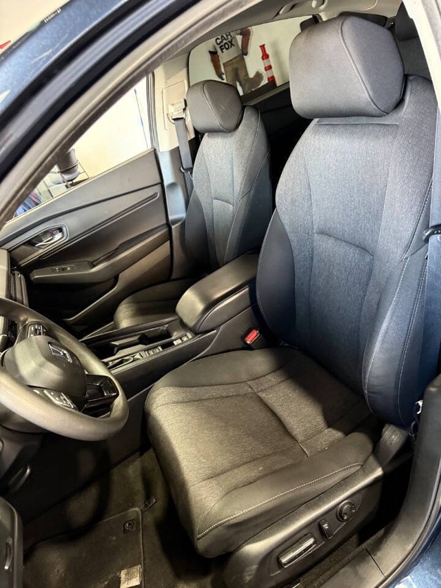 Honda Accord Sedan Vehicle Full-screen Gallery Image 49