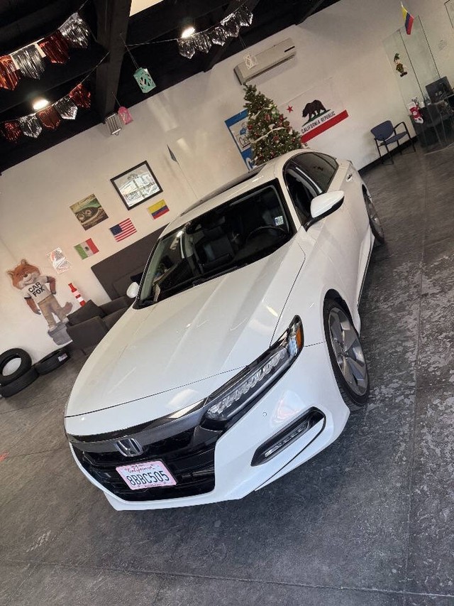 Honda Accord Sedan Vehicle Full-screen Gallery Image 08