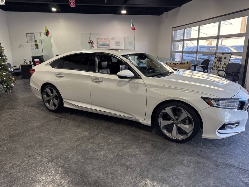 Honda Accord Sedan Vehicle Full-screen Gallery Image 44