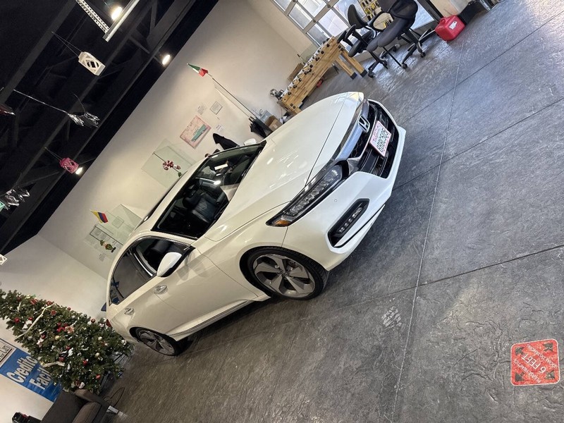 Honda Accord Sedan Vehicle Full-screen Gallery Image 49