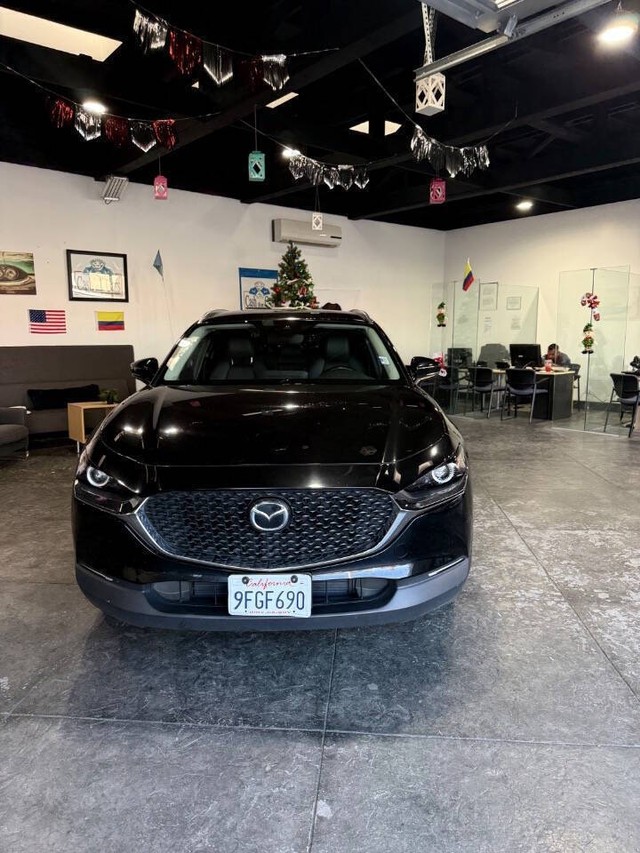 Mazda CX-30 Vehicle Full-screen Gallery Image 02