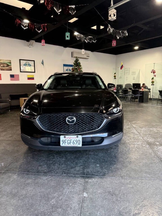 Mazda CX-30 Vehicle Full-screen Gallery Image 03