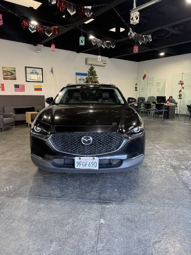 Mazda CX-30 Vehicle Full-screen Gallery Image 05