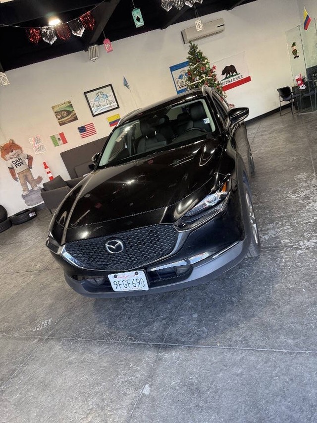 Mazda CX-30 Vehicle Full-screen Gallery Image 09