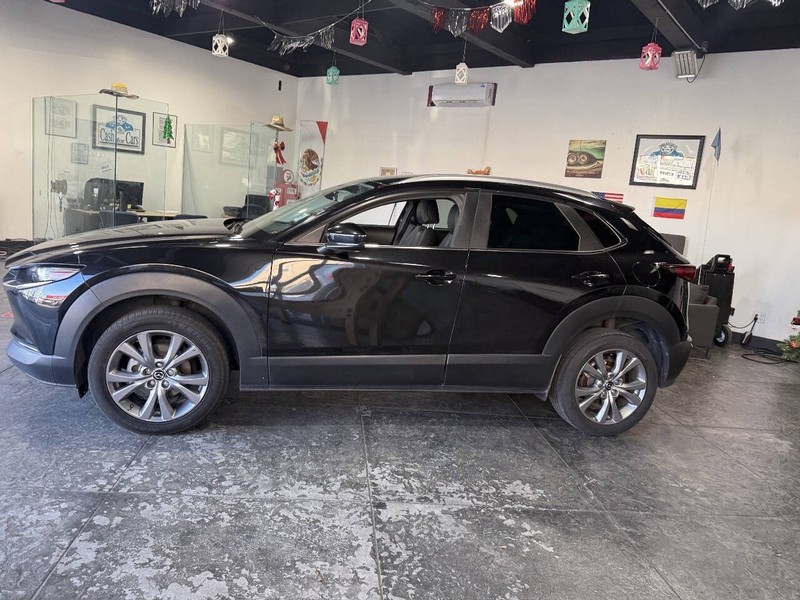 Mazda CX-30 Vehicle Full-screen Gallery Image 14