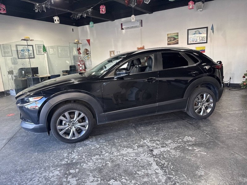 Mazda CX-30 Vehicle Full-screen Gallery Image 17