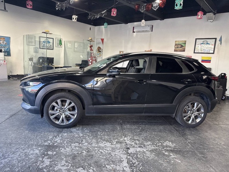 Mazda CX-30 Vehicle Full-screen Gallery Image 19