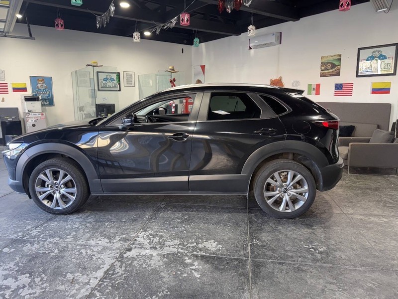 Mazda CX-30 Vehicle Full-screen Gallery Image 24