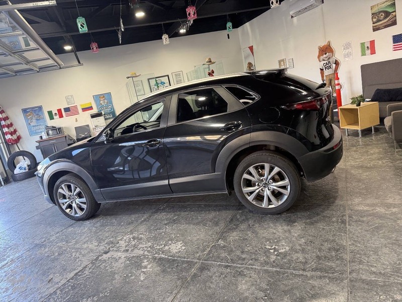 Mazda CX-30 Vehicle Full-screen Gallery Image 26