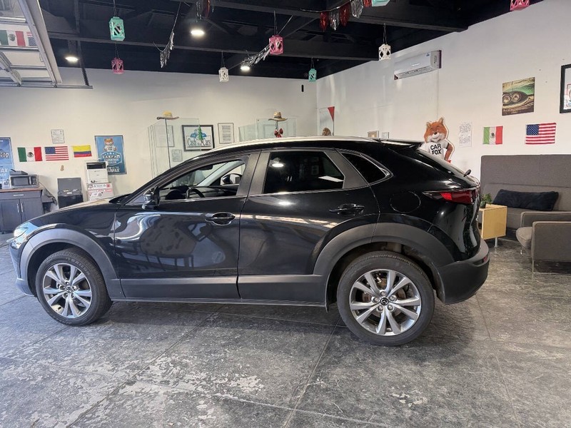 Mazda CX-30 Vehicle Full-screen Gallery Image 28