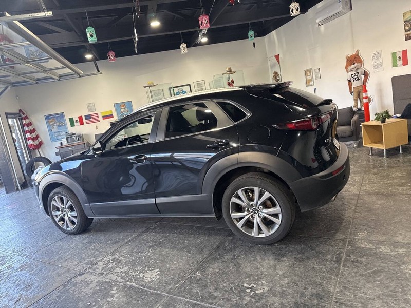 Mazda CX-30 Vehicle Full-screen Gallery Image 30