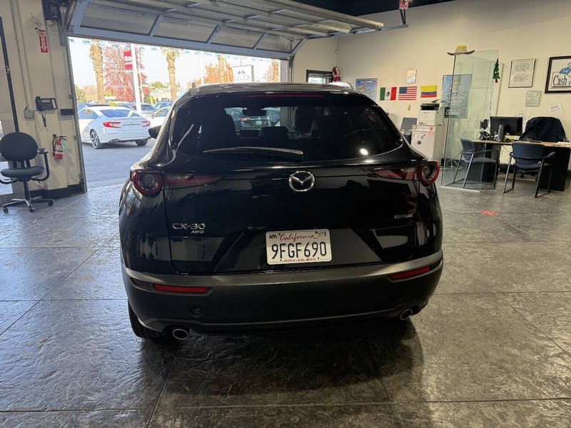 Mazda CX-30 Vehicle Full-screen Gallery Image 36
