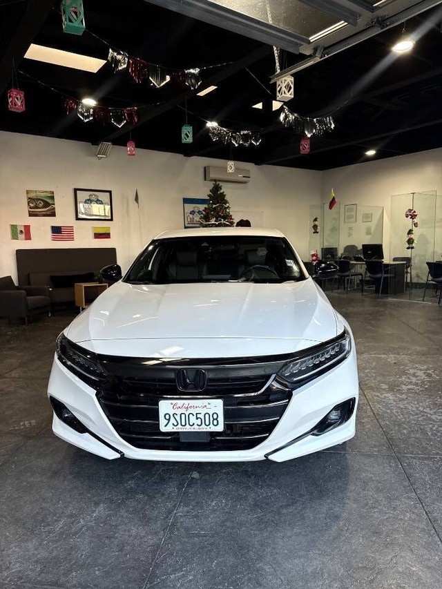 Honda Accord Hybrid Vehicle Full-screen Gallery Image 07