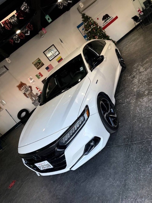 Honda Accord Hybrid Vehicle Full-screen Gallery Image 11