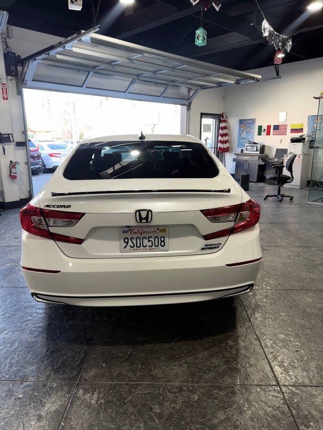 Honda Accord Hybrid Vehicle Full-screen Gallery Image 25