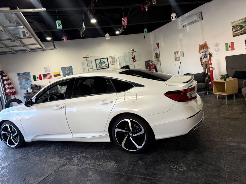 Honda Accord Hybrid Vehicle Full-screen Gallery Image 20