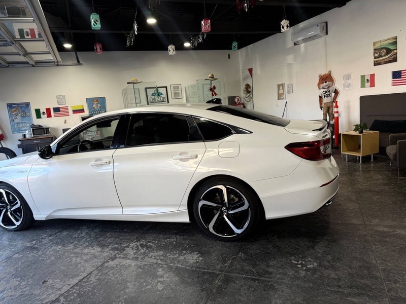 Honda Accord Hybrid Vehicle Full-screen Gallery Image 21