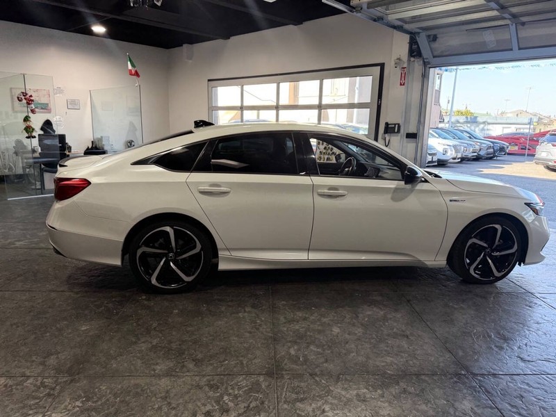 Honda Accord Hybrid Vehicle Full-screen Gallery Image 34