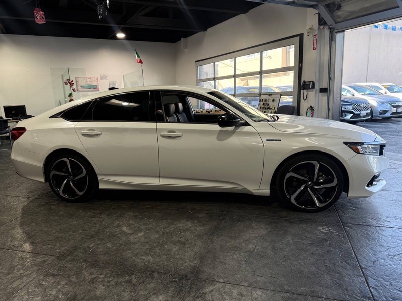 Honda Accord Hybrid Vehicle Full-screen Gallery Image 39