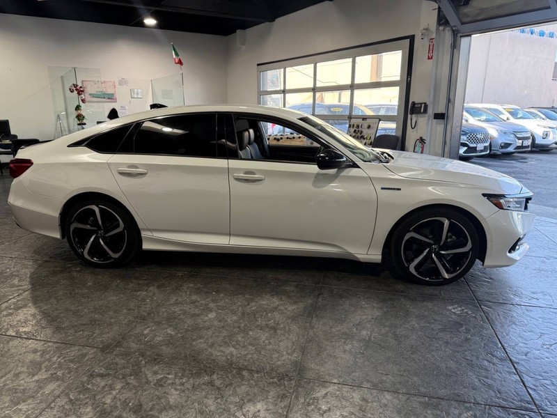 Honda Accord Hybrid Vehicle Full-screen Gallery Image 41