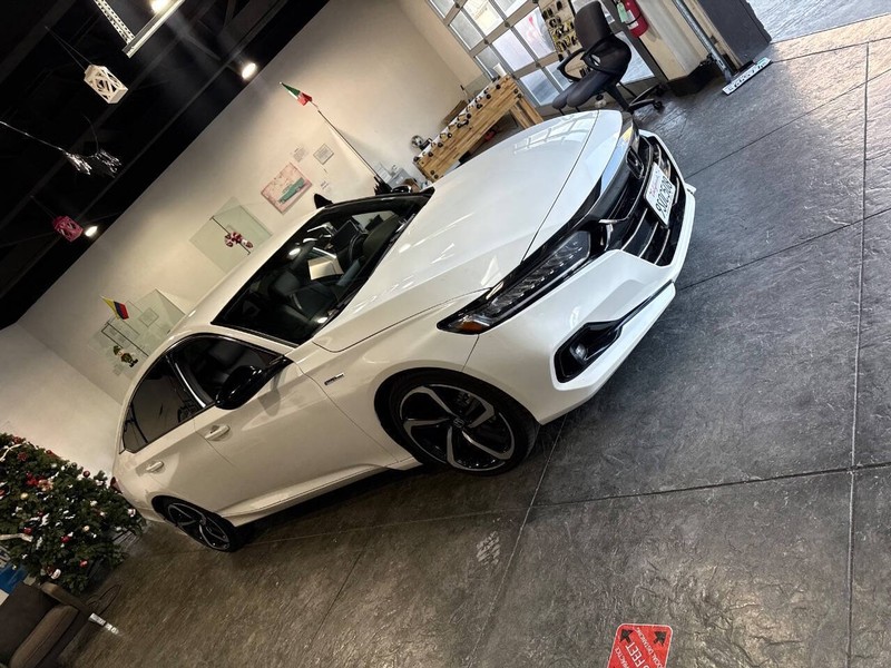 Honda Accord Hybrid Vehicle Full-screen Gallery Image 45