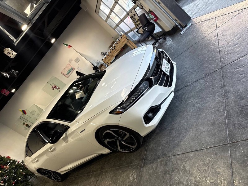 Honda Accord Hybrid Vehicle Full-screen Gallery Image 50