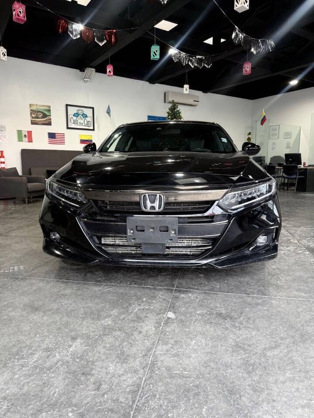 Honda Accord Sedan Vehicle Full-screen Gallery Image 02