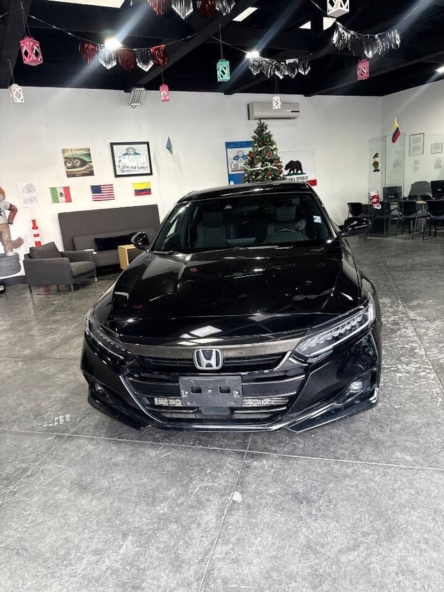 Honda Accord Sedan Vehicle Full-screen Gallery Image 06