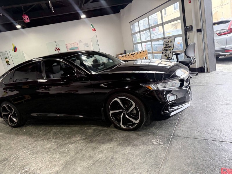 Honda Accord Sedan Vehicle Full-screen Gallery Image 44