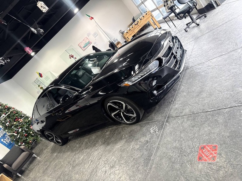 Honda Accord Sedan Vehicle Full-screen Gallery Image 49