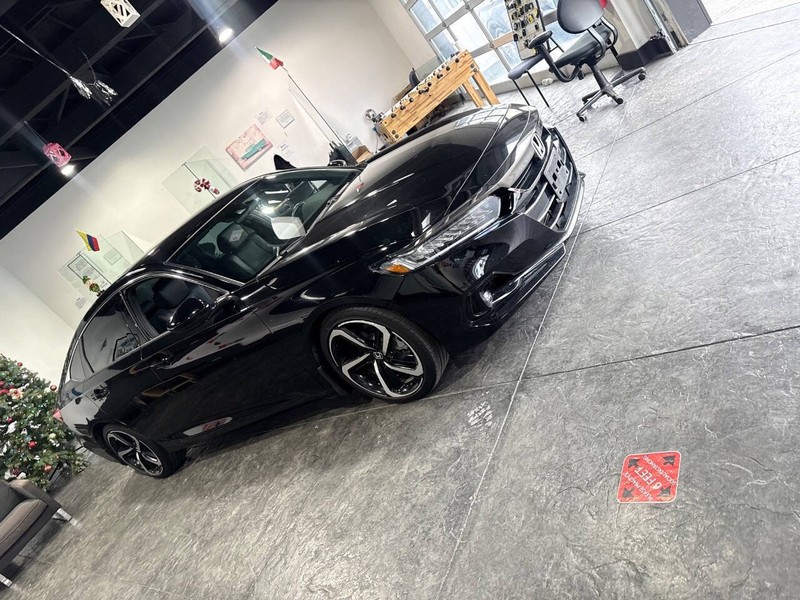 Honda Accord Sedan Vehicle Full-screen Gallery Image 50