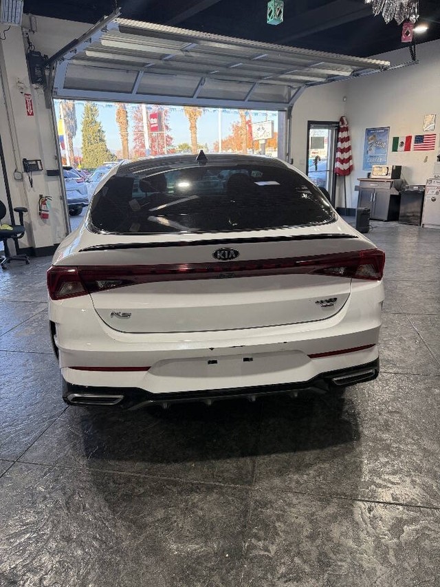 Kia K5 Vehicle Full-screen Gallery Image 32