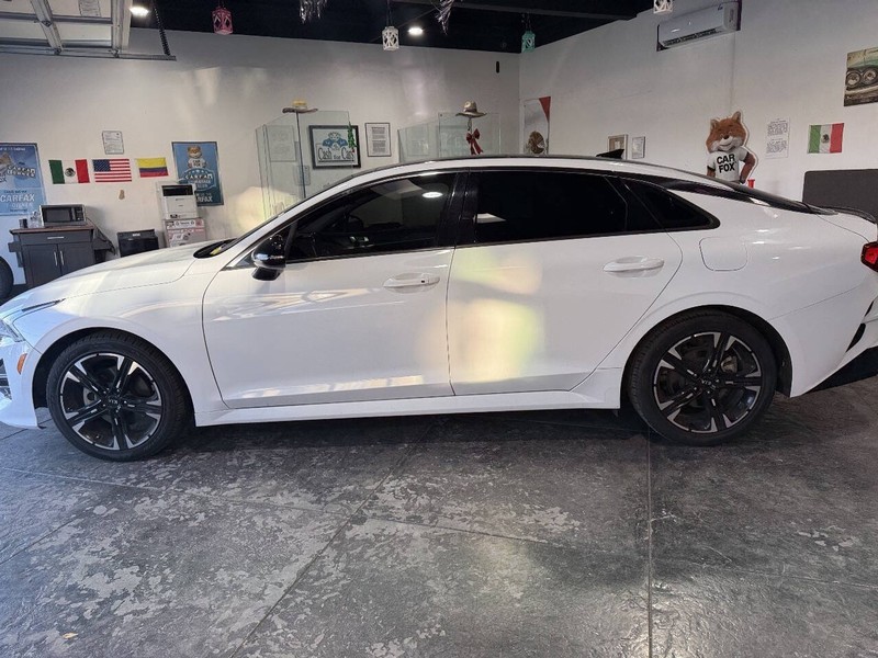 Kia K5 Vehicle Full-screen Gallery Image 14