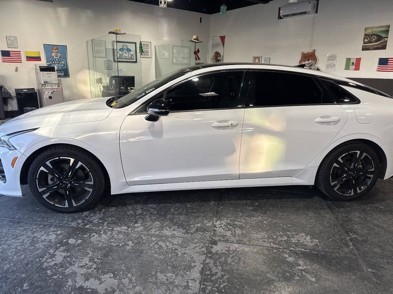 Kia K5 Vehicle Full-screen Gallery Image 15