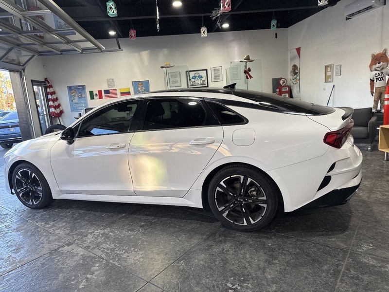 Kia K5 Vehicle Full-screen Gallery Image 20