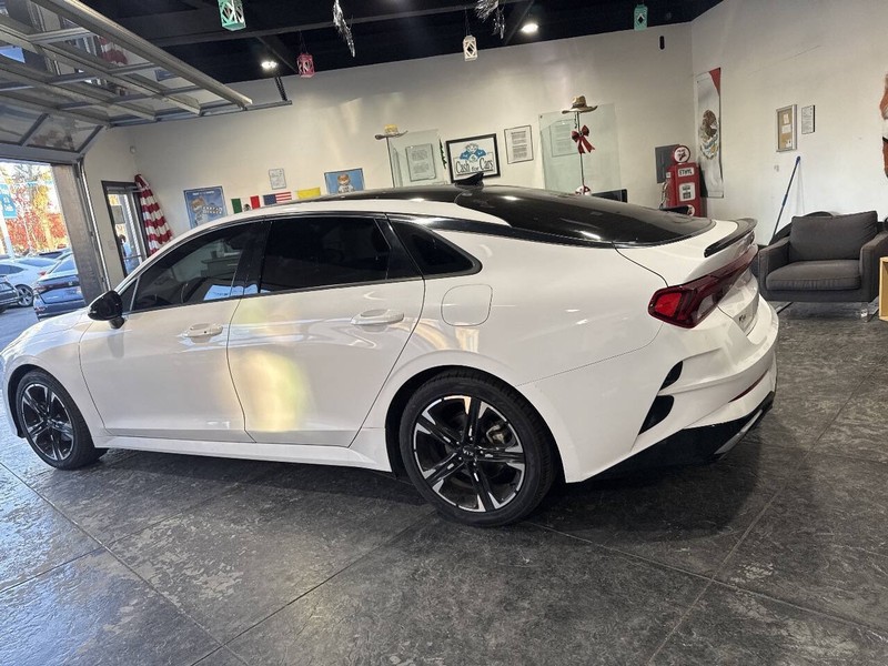 Kia K5 Vehicle Full-screen Gallery Image 24