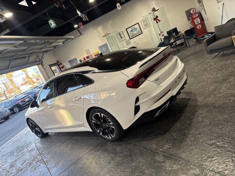 Kia K5 Vehicle Full-screen Gallery Image 26