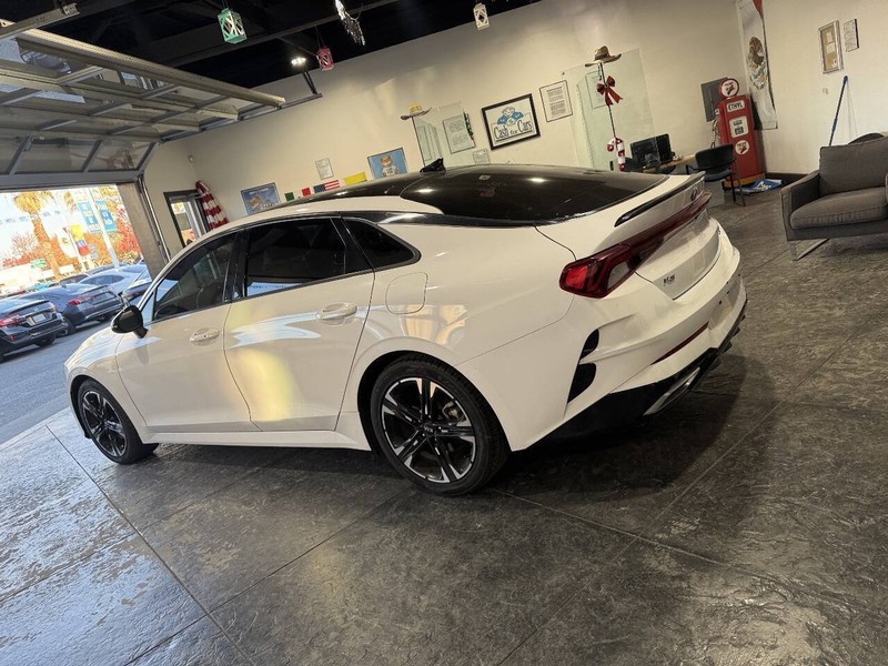 Kia K5 Vehicle Full-screen Gallery Image 28